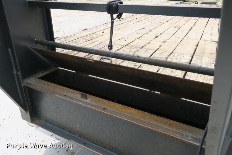 image for item DE3761 2008 Blue Diamond equipment trailer