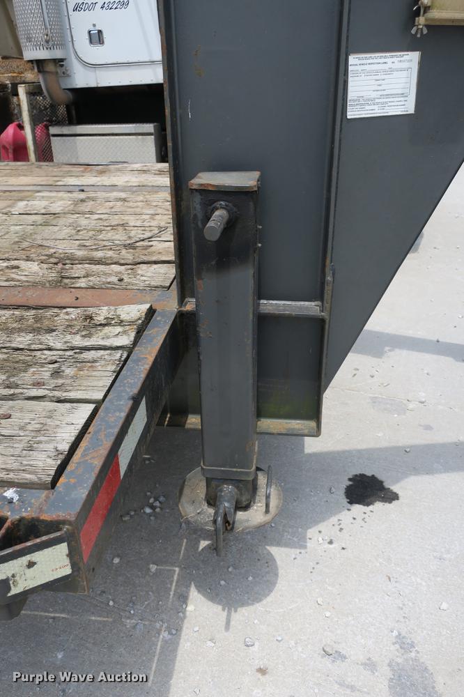 image for item DE3761 2008 Blue Diamond equipment trailer