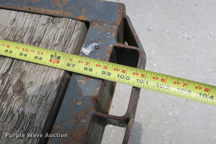 image for item DE3761 2008 Blue Diamond equipment trailer