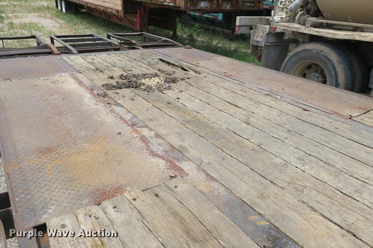 image for item DE3761 2008 Blue Diamond equipment trailer