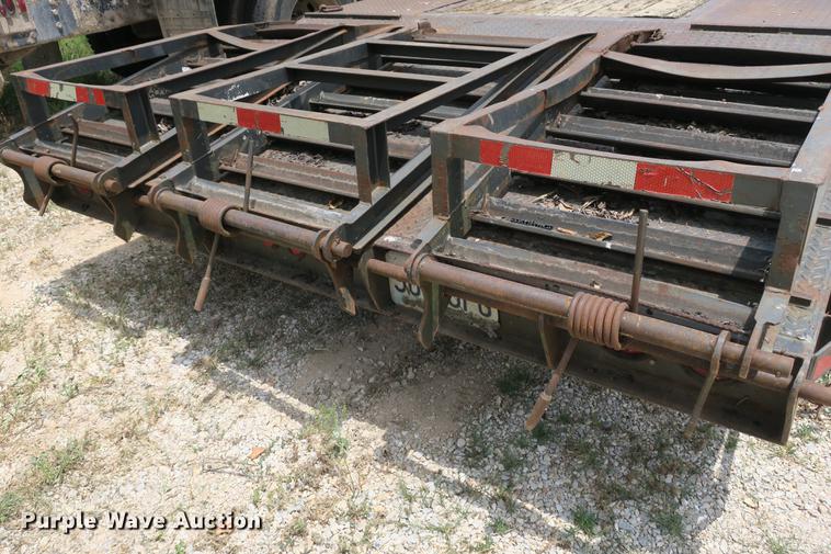 image for item DE3761 2008 Blue Diamond equipment trailer