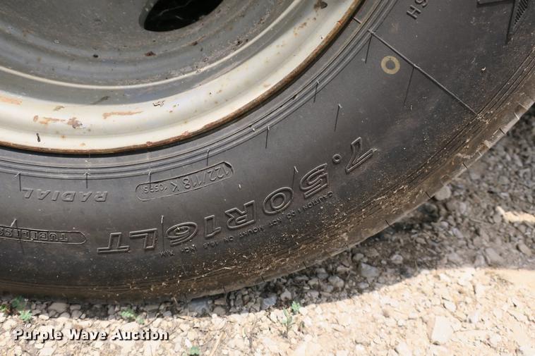 image for item DE3761 2008 Blue Diamond equipment trailer