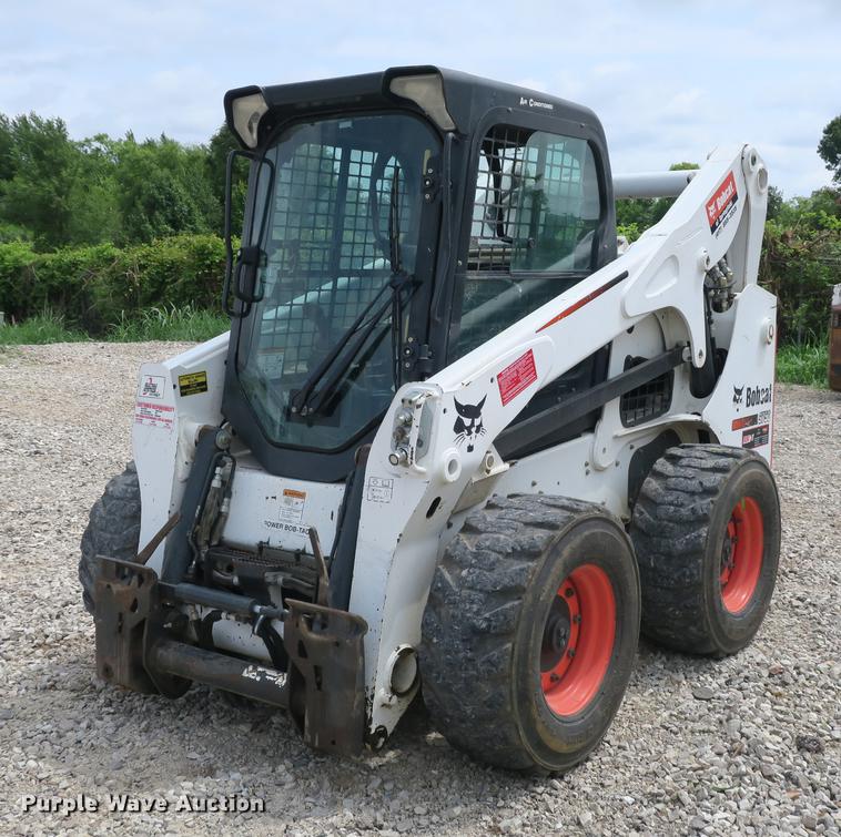 image for item DE3767 2011 Bobcat S750 skid steer