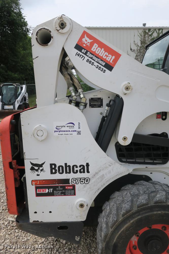 image for item DE3767 2011 Bobcat S750 skid steer