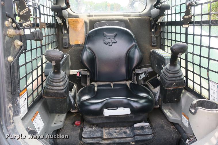 image for item DE3767 2011 Bobcat S750 skid steer