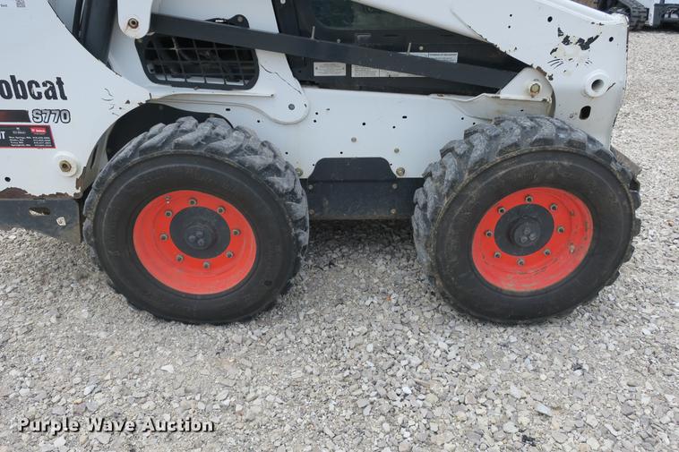 image for item DE3768 2012 Bobcat S770 skid steer