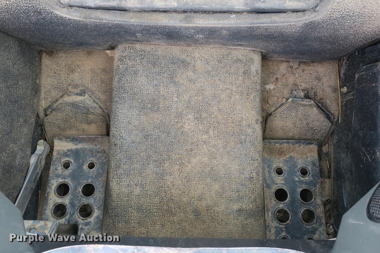 image for item DE3768 2012 Bobcat S770 skid steer