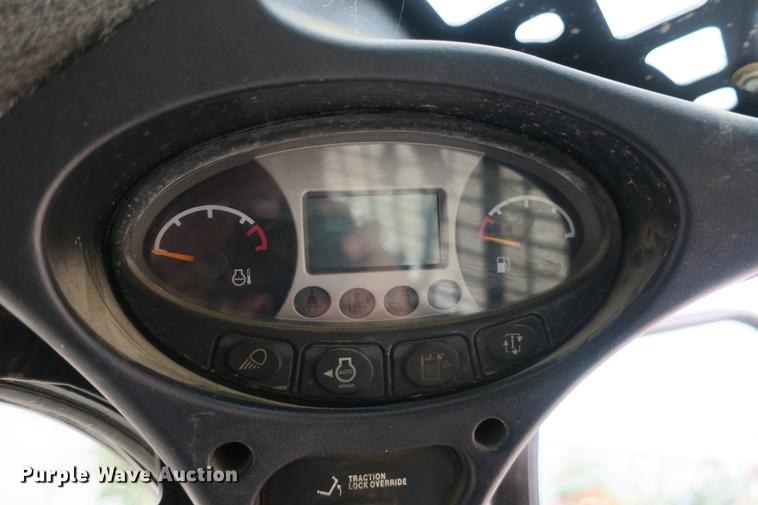 image for item DE3768 2012 Bobcat S770 skid steer