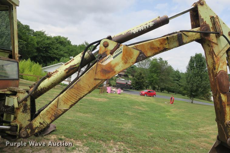 image for item DE3770 White 4-80-17 backhoe