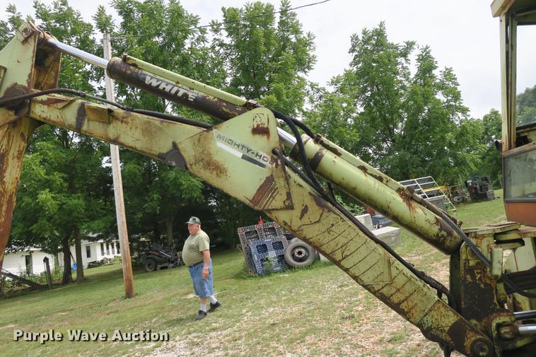 image for item DE3770 White 4-80-17 backhoe
