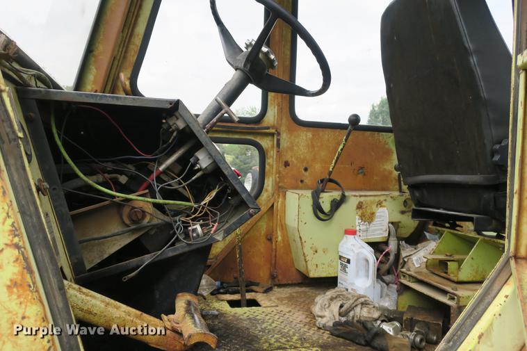 image for item DE3770 White 4-80-17 backhoe