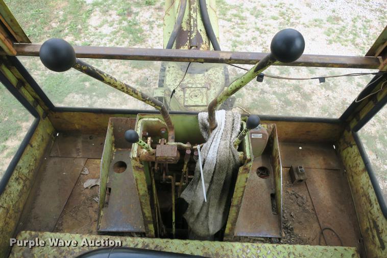 image for item DE3770 White 4-80-17 backhoe