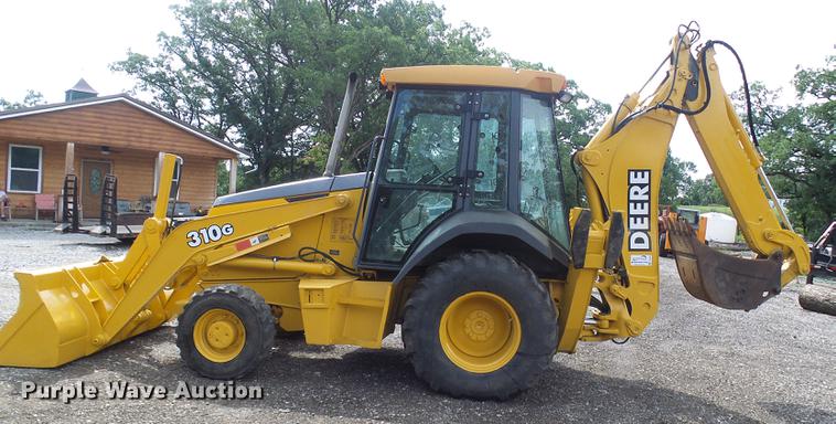 image for item DE5083 2004 John Deere 310G backhoe