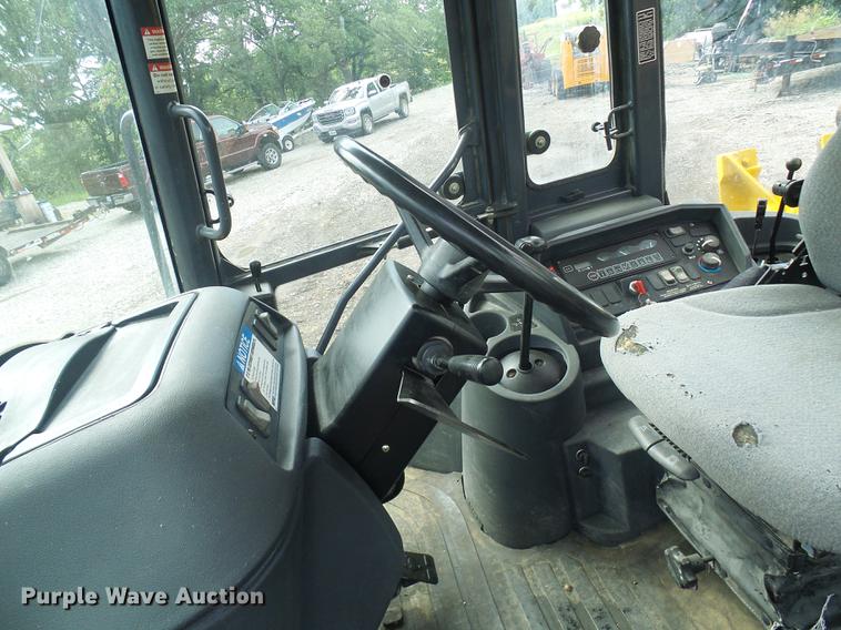 image for item DE5083 2004 John Deere 310G backhoe