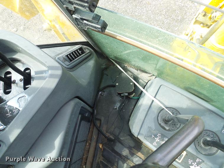image for item DE5083 2004 John Deere 310G backhoe
