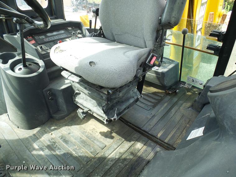 image for item DE5083 2004 John Deere 310G backhoe