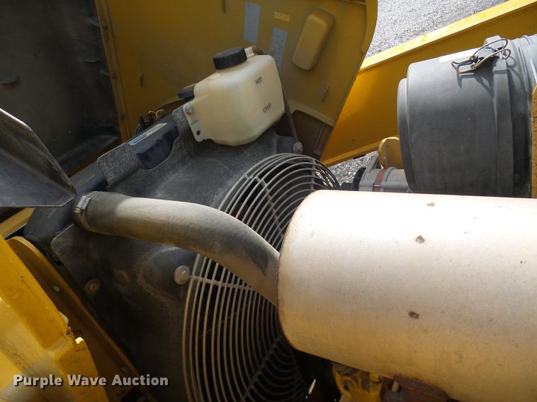 image for item DE5083 2004 John Deere 310G backhoe