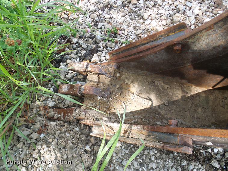 image for item DE5083 2004 John Deere 310G backhoe