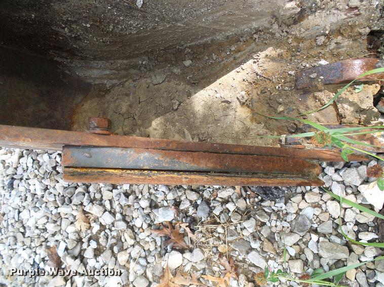 image for item DE5083 2004 John Deere 310G backhoe