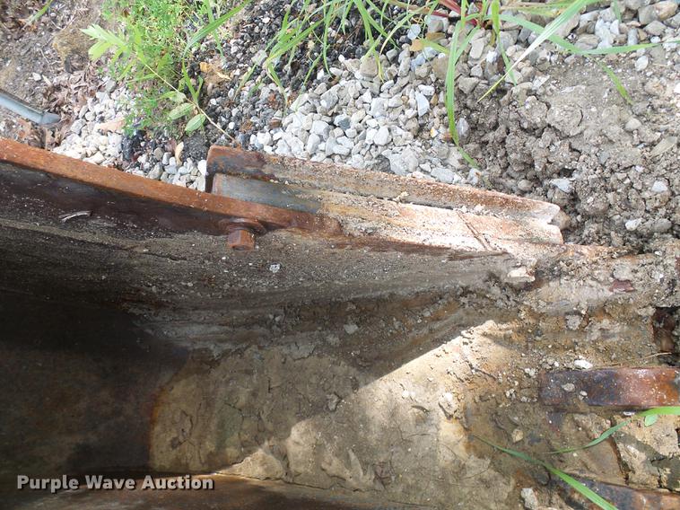 image for item DE5083 2004 John Deere 310G backhoe