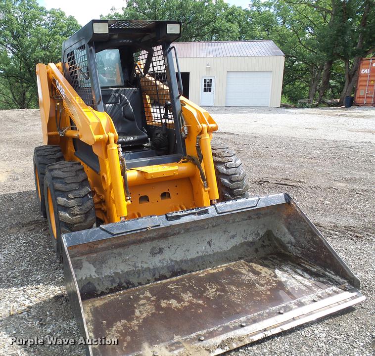 image for item DE5084 2003 Case 60XT skid steer
