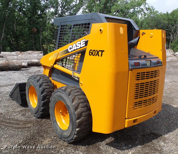image for item DE5084 2003 Case 60XT skid steer