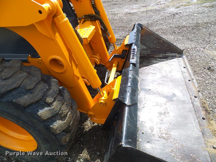 image for item DE5084 2003 Case 60XT skid steer