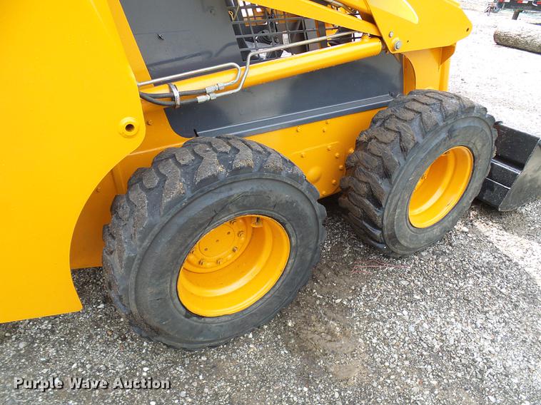 image for item DE5084 2003 Case 60XT skid steer