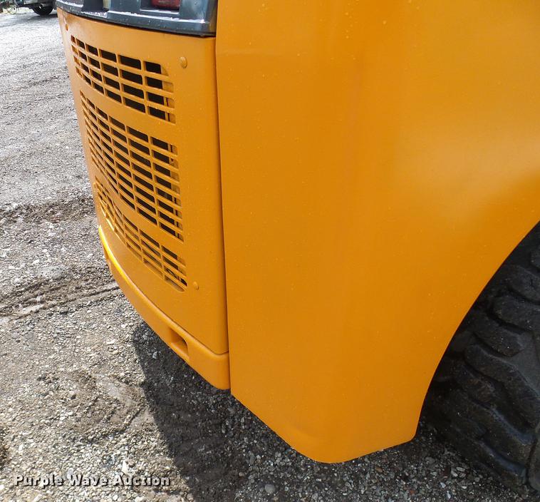 image for item DE5084 2003 Case 60XT skid steer