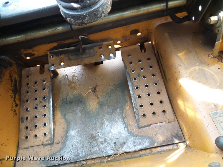 image for item DE5084 2003 Case 60XT skid steer