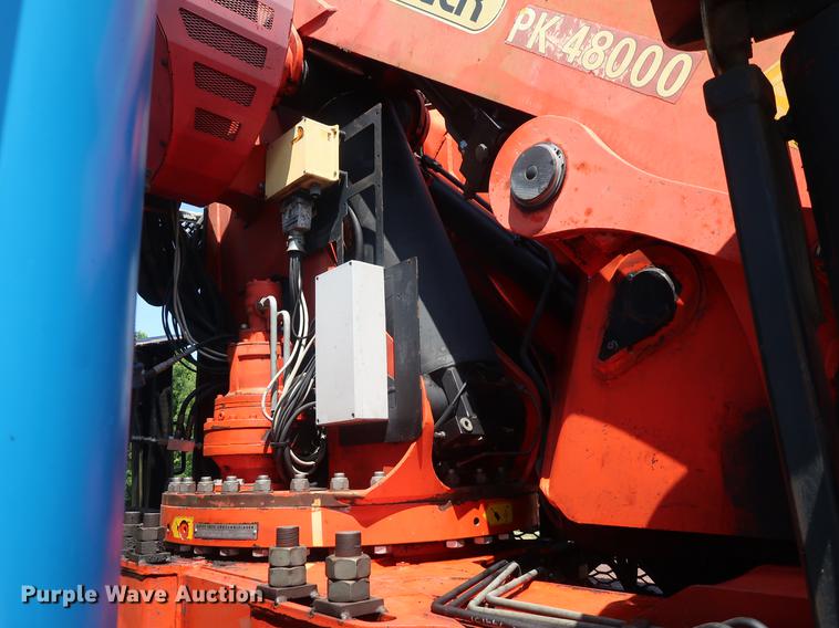 image for item DE6089 1999 International Paystar 5000 crane truck