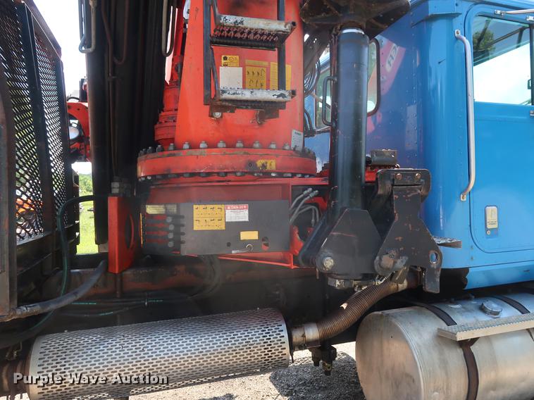 image for item DE6089 1999 International Paystar 5000 crane truck