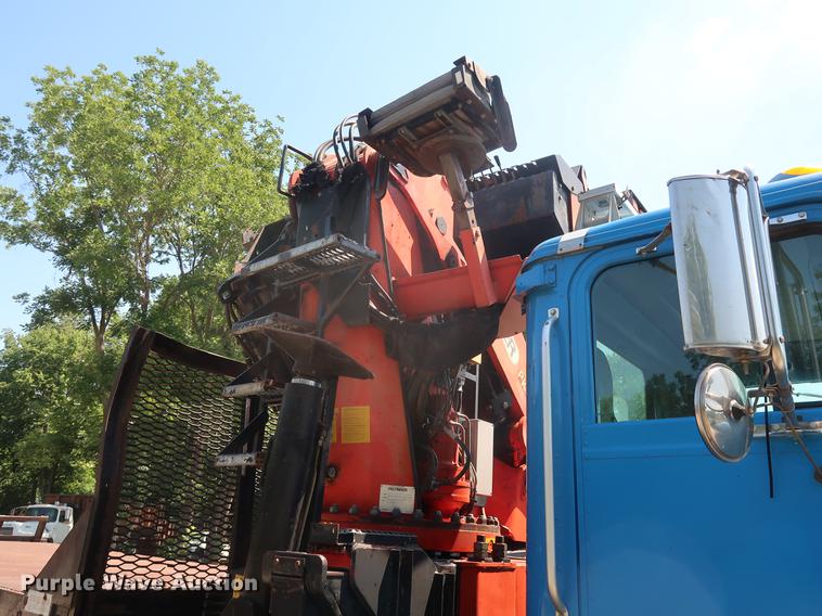 image for item DE6089 1999 International Paystar 5000 crane truck