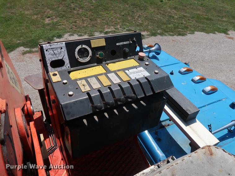 image for item DE6089 1999 International Paystar 5000 crane truck