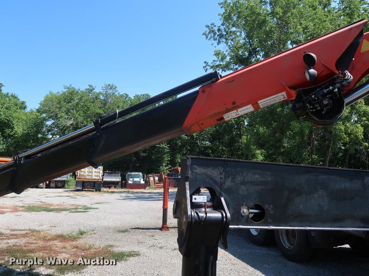 image for item DE6089 1999 International Paystar 5000 crane truck