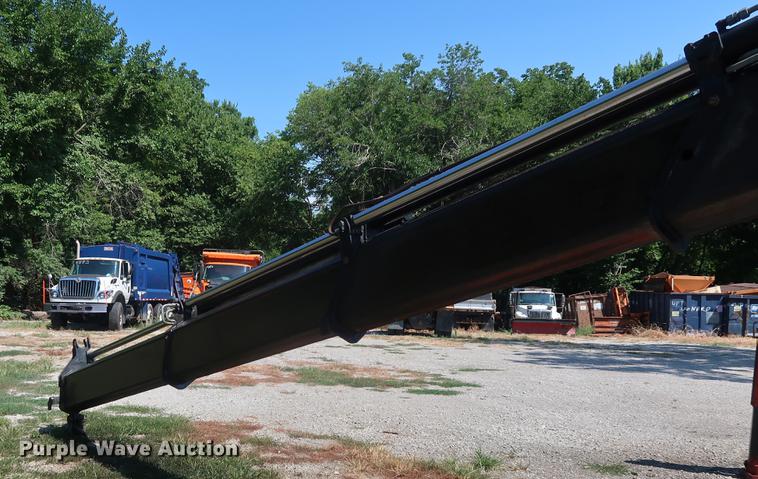 image for item DE6089 1999 International Paystar 5000 crane truck