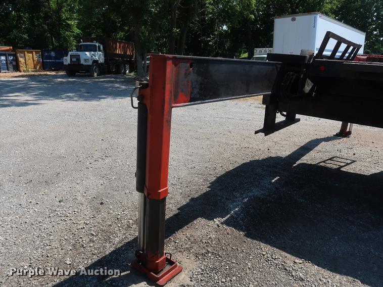 image for item DE6089 1999 International Paystar 5000 crane truck