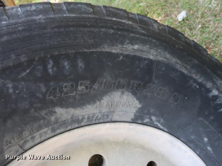 image for item DE6093 2002 Case International 5500i truck cab and chassis