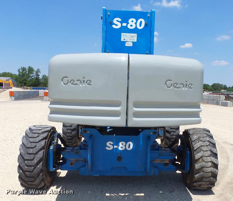 image for item DE7189 2006 Genie S80 boom lift