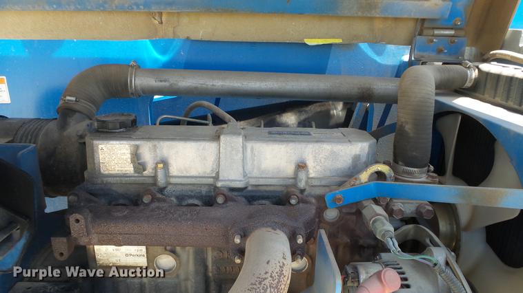 image for item DE7189 2006 Genie S80 boom lift