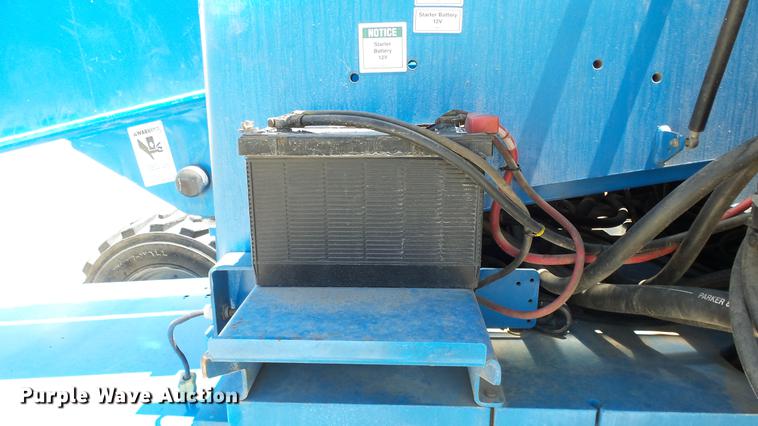 image for item DE7189 2006 Genie S80 boom lift