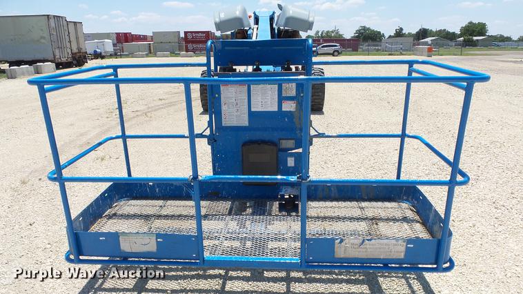 image for item DE7189 2006 Genie S80 boom lift