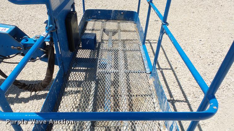 image for item DE7189 2006 Genie S80 boom lift