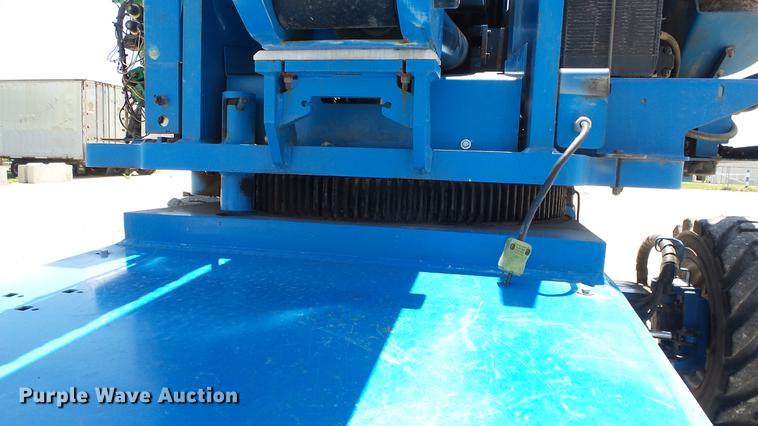 image for item DE7189 2006 Genie S80 boom lift