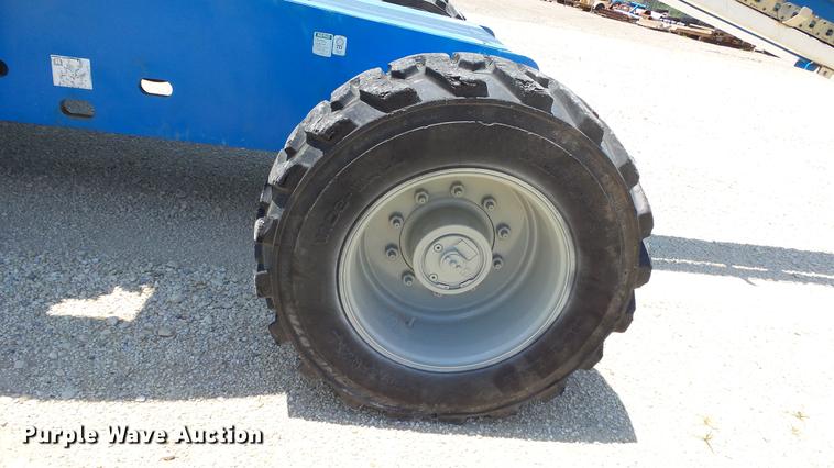 image for item DE7189 2006 Genie S80 boom lift