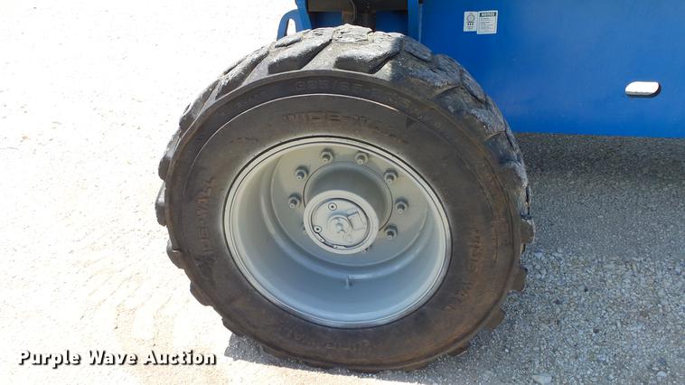 image for item DE7189 2006 Genie S80 boom lift