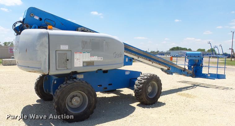 image for item DE7190 2006 Genie S60 boom lift