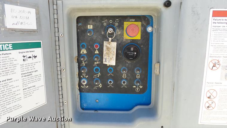 image for item DE7190 2006 Genie S60 boom lift