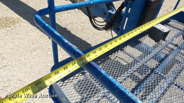 image for item DE7190 2006 Genie S60 boom lift
