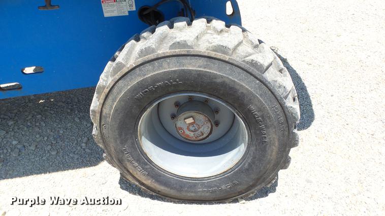 image for item DE7190 2006 Genie S60 boom lift